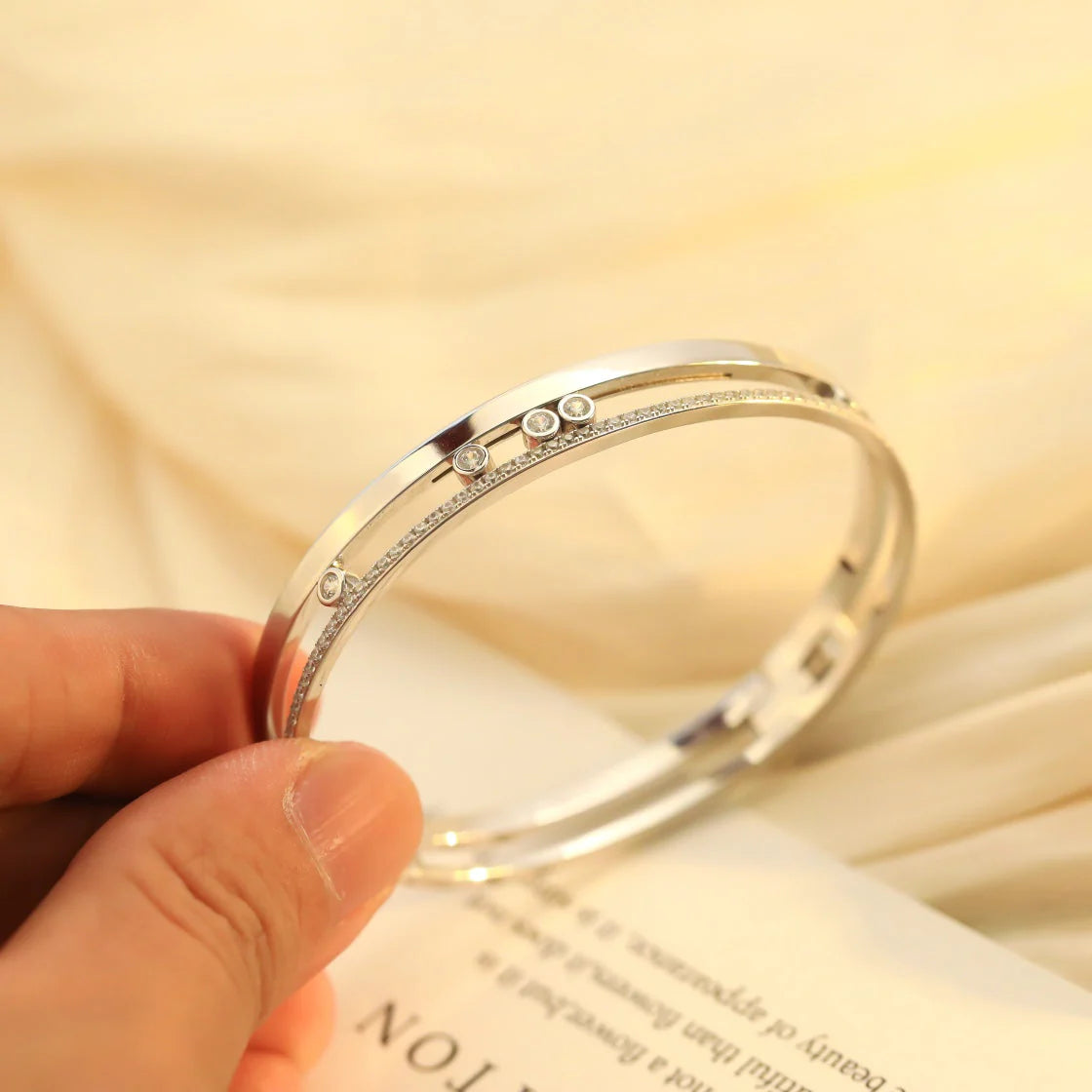 [LUXE JEWELRY]Move Romane Diamond Bangle Bracelet