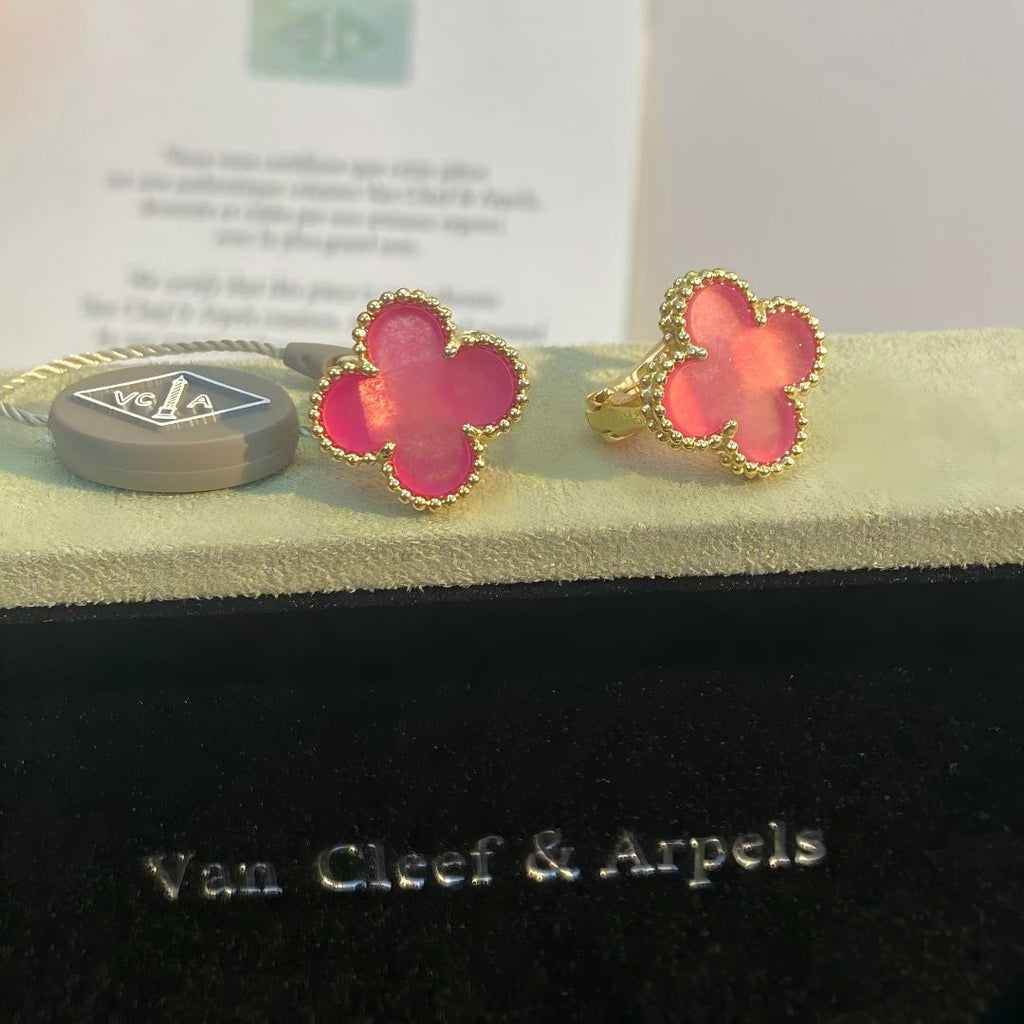 [LUXE JEWELRY]NEW CLOVER 15MM PINK ENAMEL STUD EARRINGS