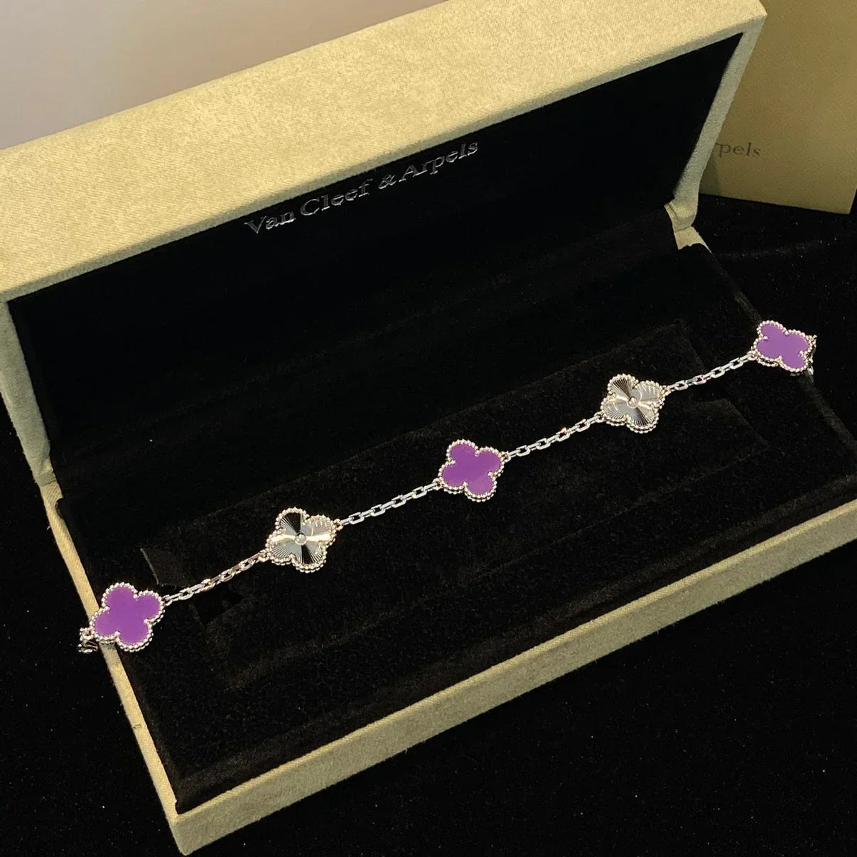 [LUXE JEWELRY] CLOVER 5 MOTIF VIOLET BRACELET COLLECTION