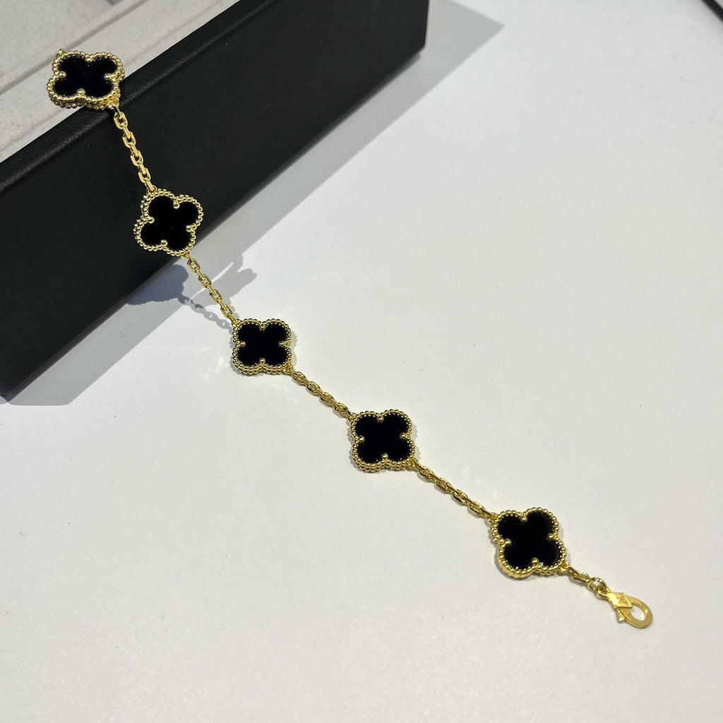 [LUXE JEWELRY] CLOVER 5 MOTIF ONYXS BRACELET COLLECTION