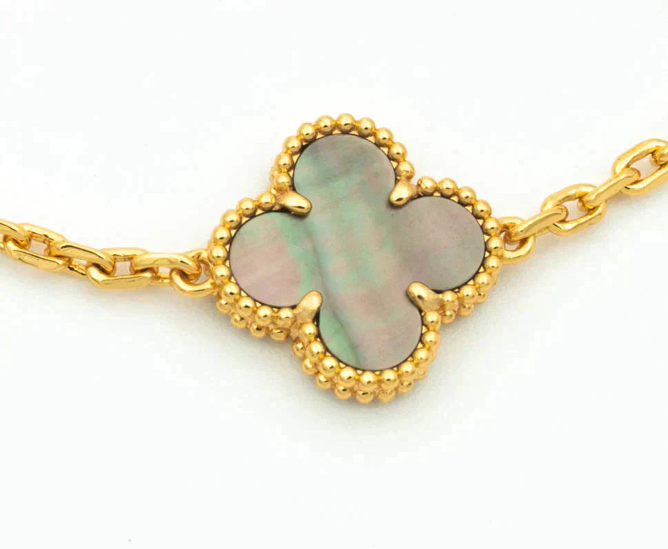 [LUXE JEWELRY] CLOVER 5 MOTIF GRAY MOP BRACELET COLLECTION