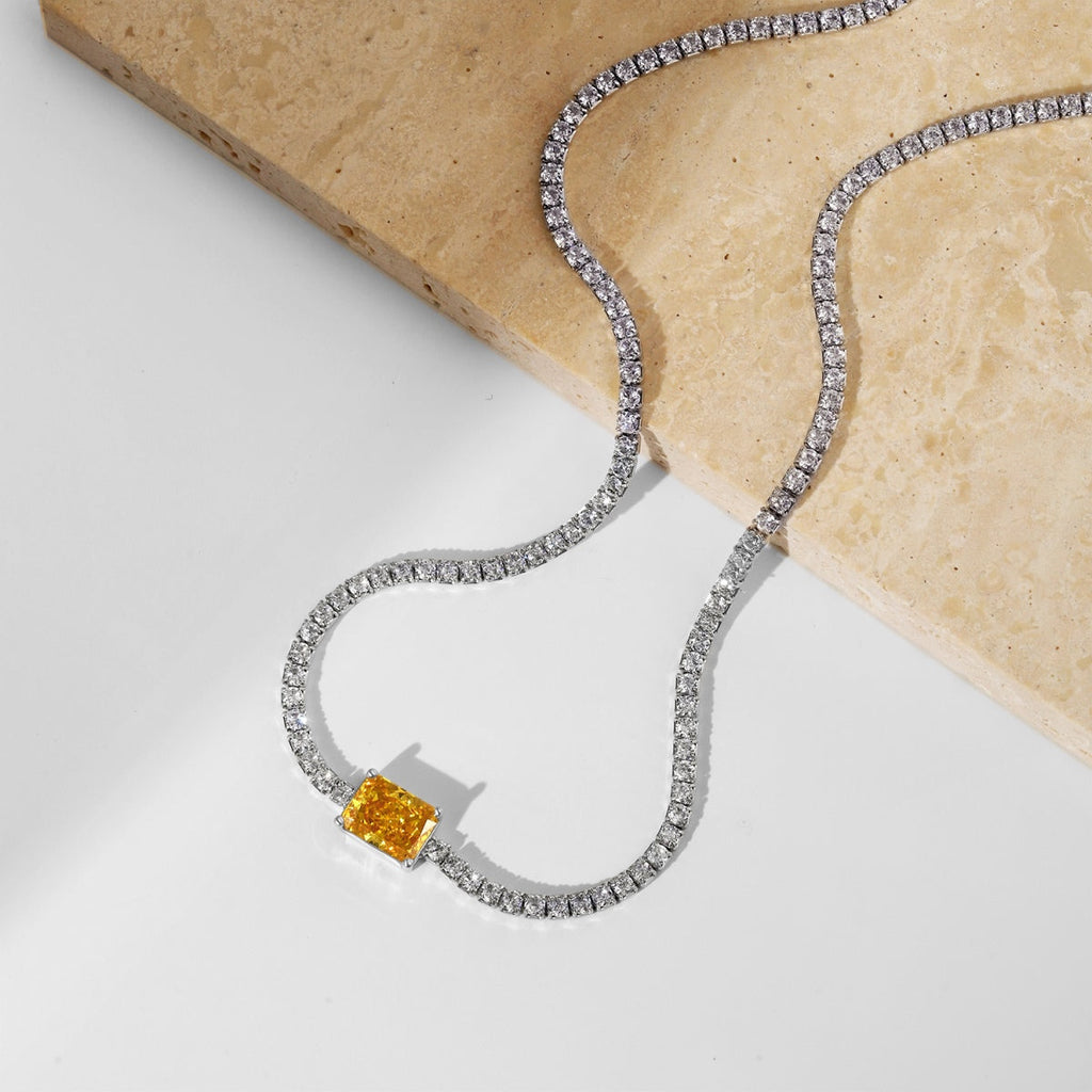 [LUXE]2.0 carat Ornate Emerald Cut Necklace