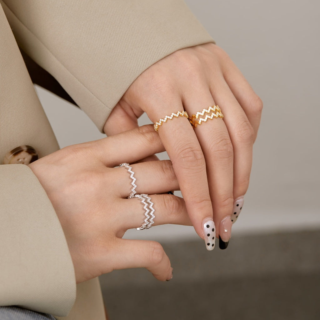 [LUXE]Delicate Enchanting Wave Shape Daily Ring
