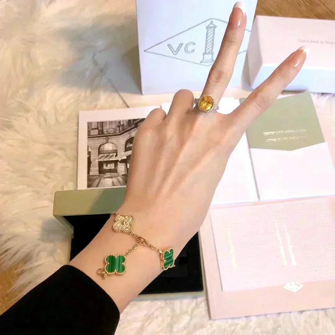 [LUXE JEWELRY] CLOVER 5 MOTIF MALACHITE BRACELET COLLECTION