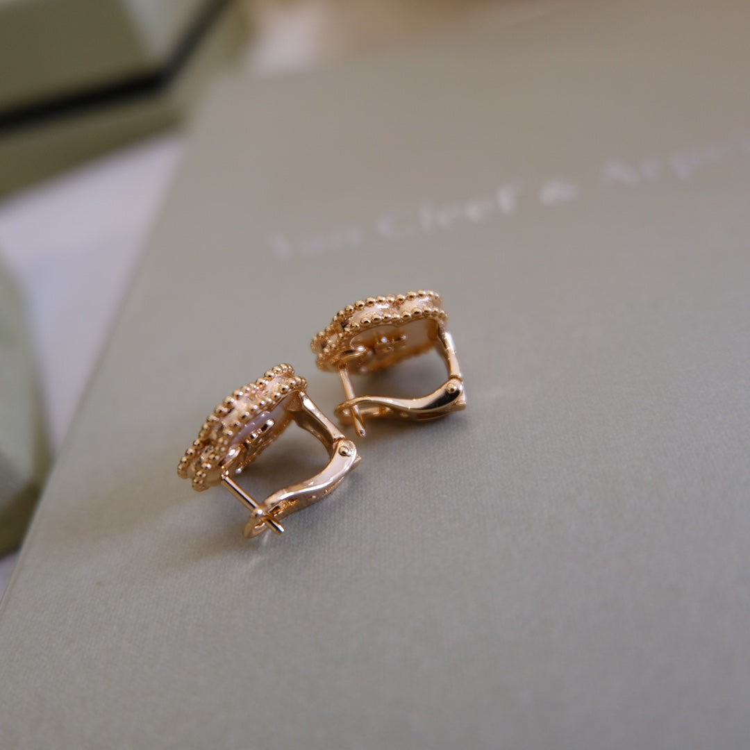 [LUXE JEWELRY]LUCKY PINK GOLD WHITE MOP EARRINGS