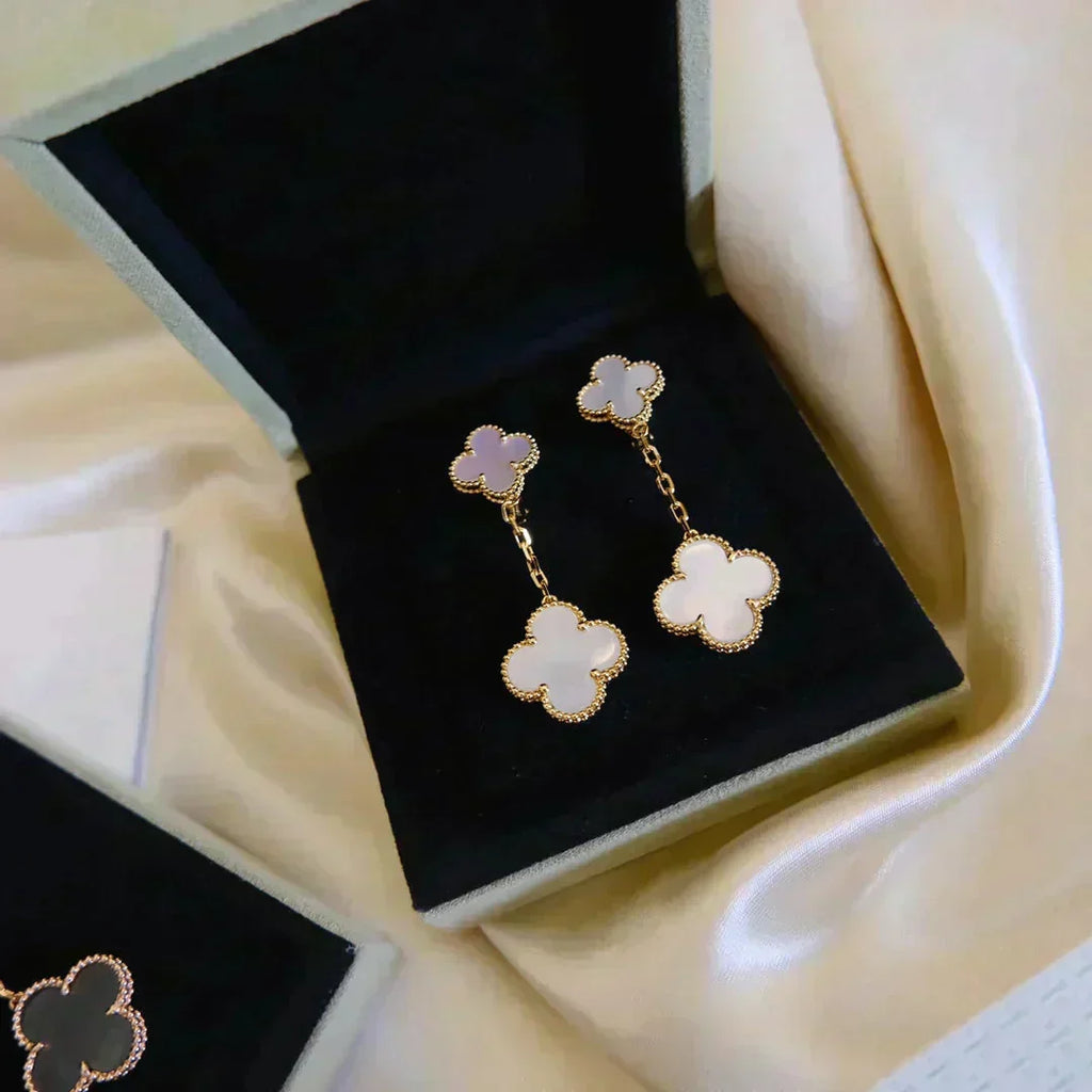 [LUXE JEWELRY]CLOVER 2 MOTIF WHITE MOP EARRINGS