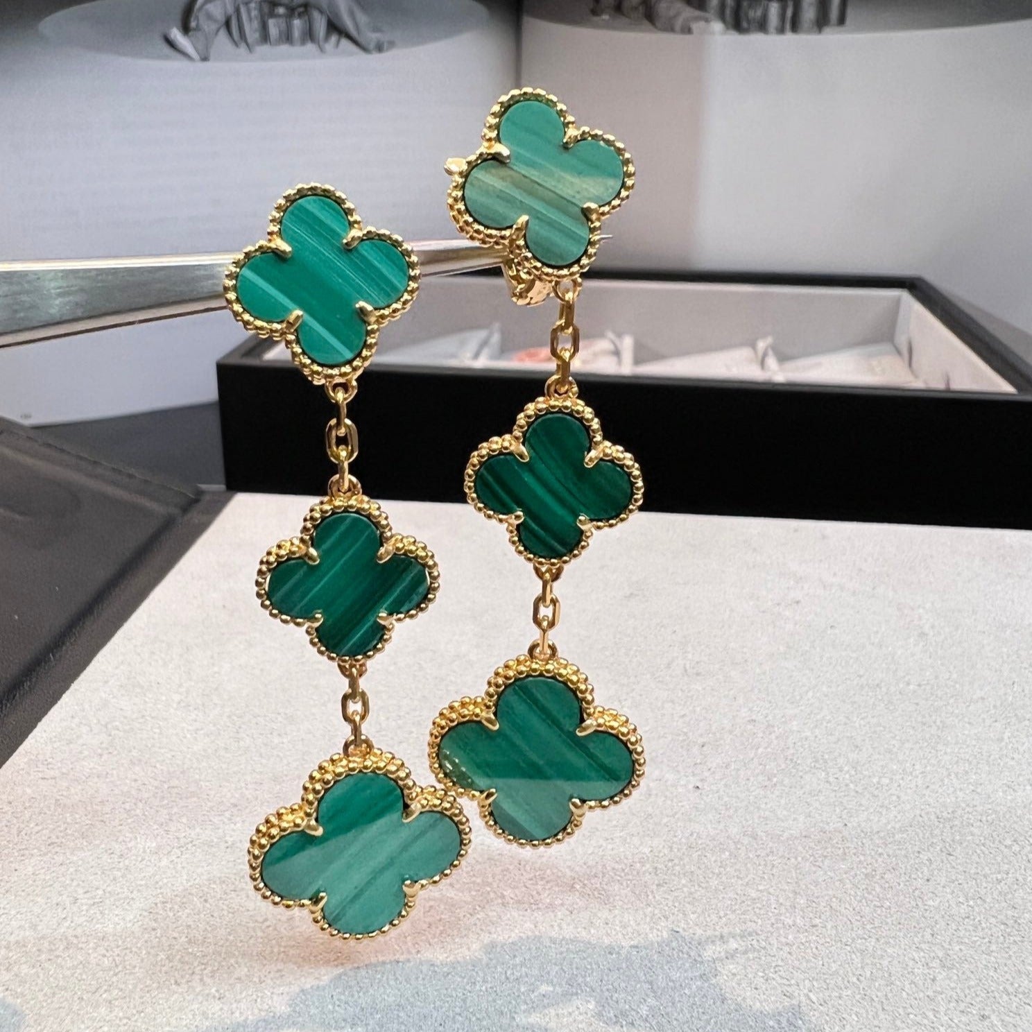 [LUXE JEWELRY]CLOVER MALACHITE 3 MOTIFS GOLD