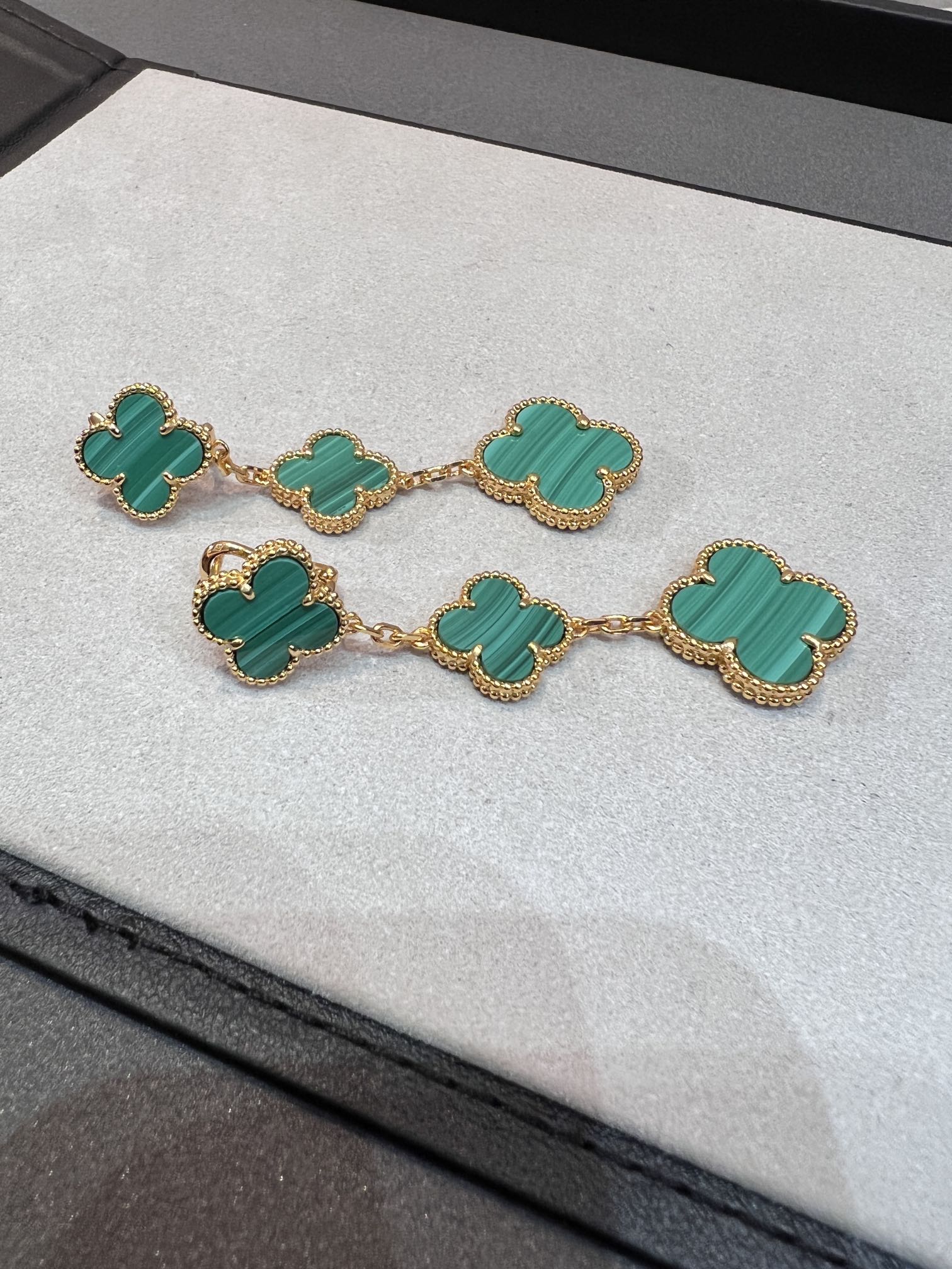 [LUXE JEWELRY]CLOVER MALACHITE 3 MOTIFS GOLD