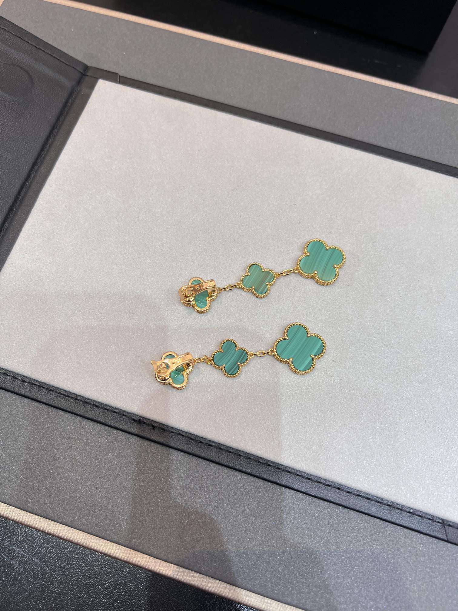 [LUXE JEWELRY]CLOVER MALACHITE 3 MOTIFS GOLD