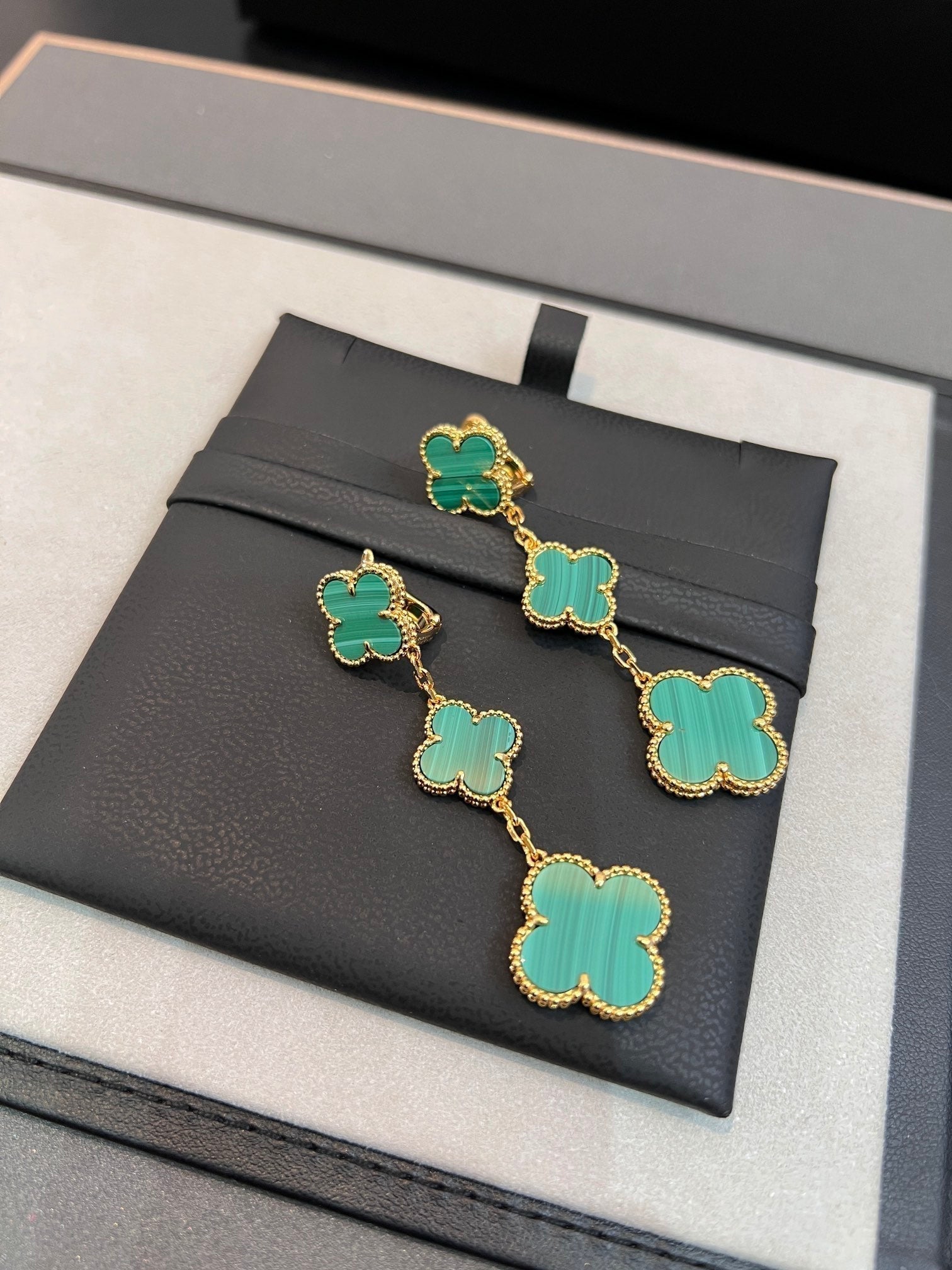 [LUXE JEWELRY]CLOVER MALACHITE 3 MOTIFS GOLD