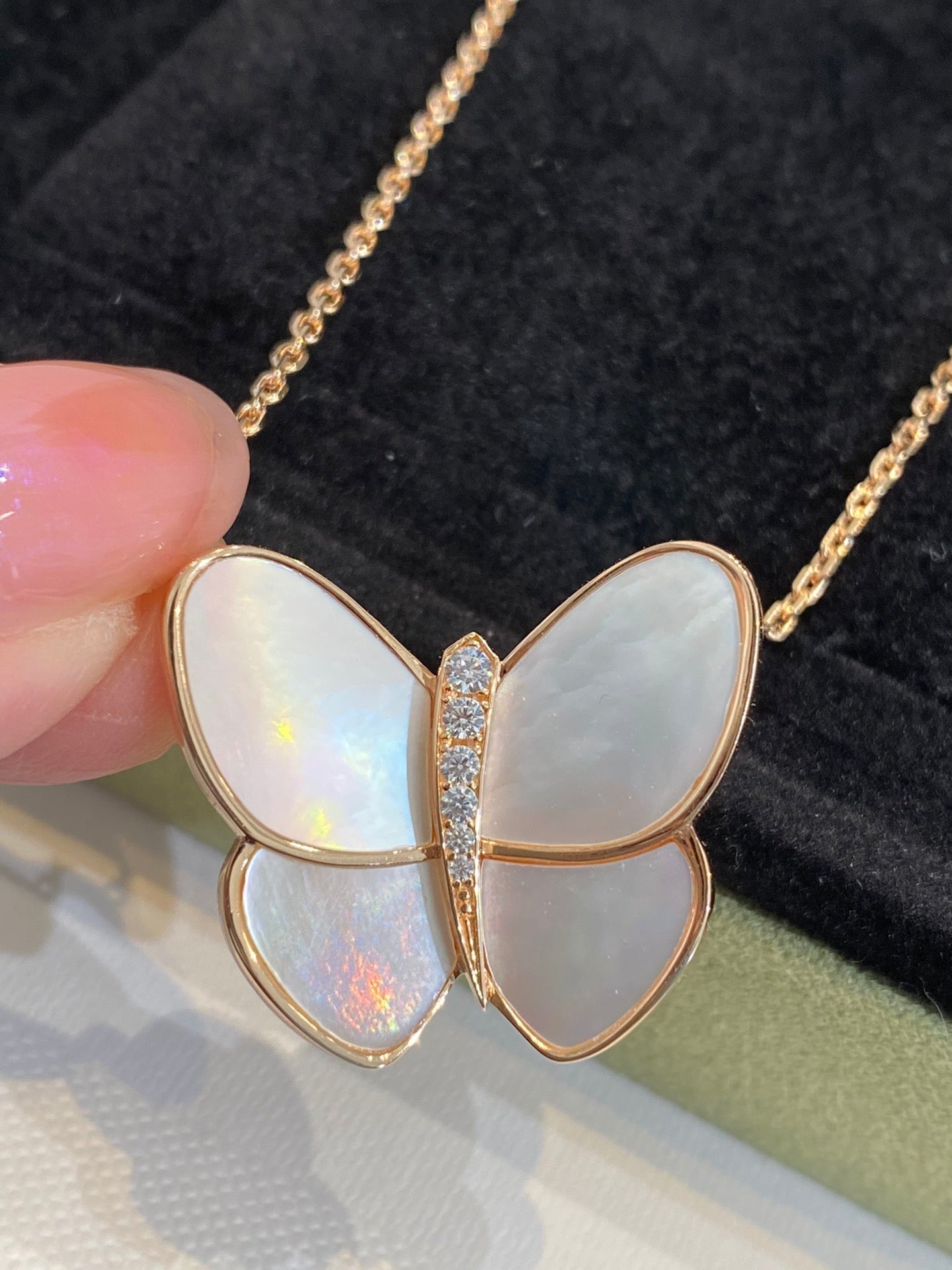 [LUXE JEWELRY]BUTTERFLY GOLD MOP DIAMOND NECKLACE
