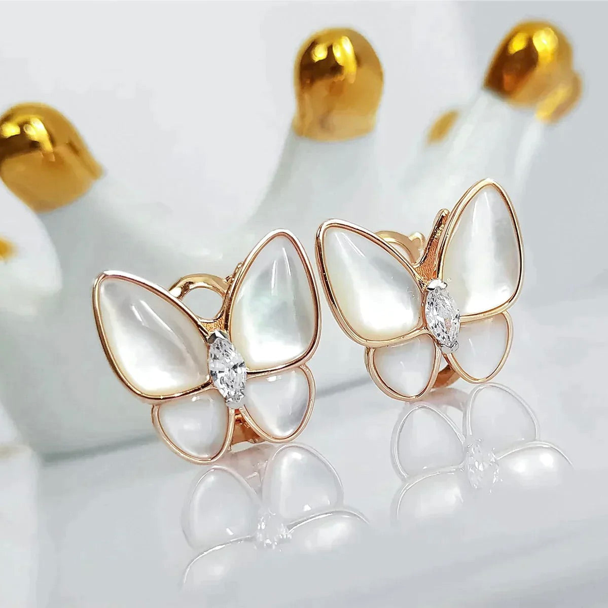 [LUXE JEWELRY]BUTTERFLY MOP DIAMOND EARRINGS