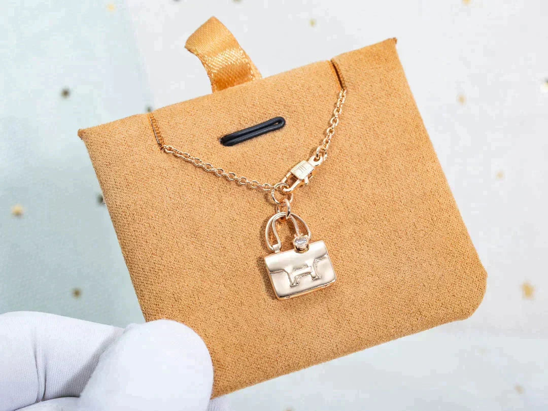 [LUXE JEWELRY]AMULETTE PEDANT ROSE GOLD NECKLACE
