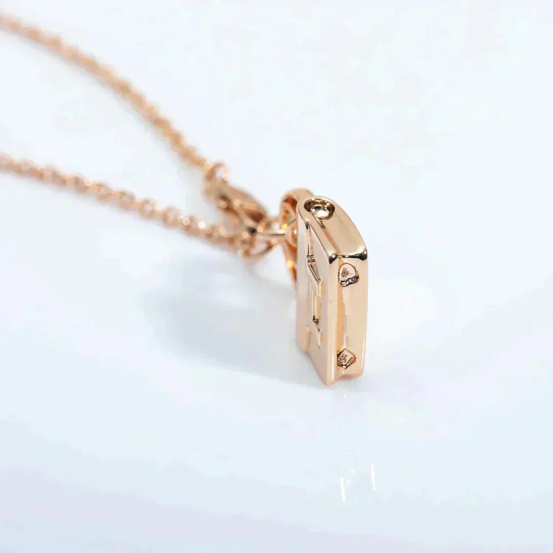 [LUXE JEWELRY]AMULETTE PEDANT ROSE GOLD NECKLACE