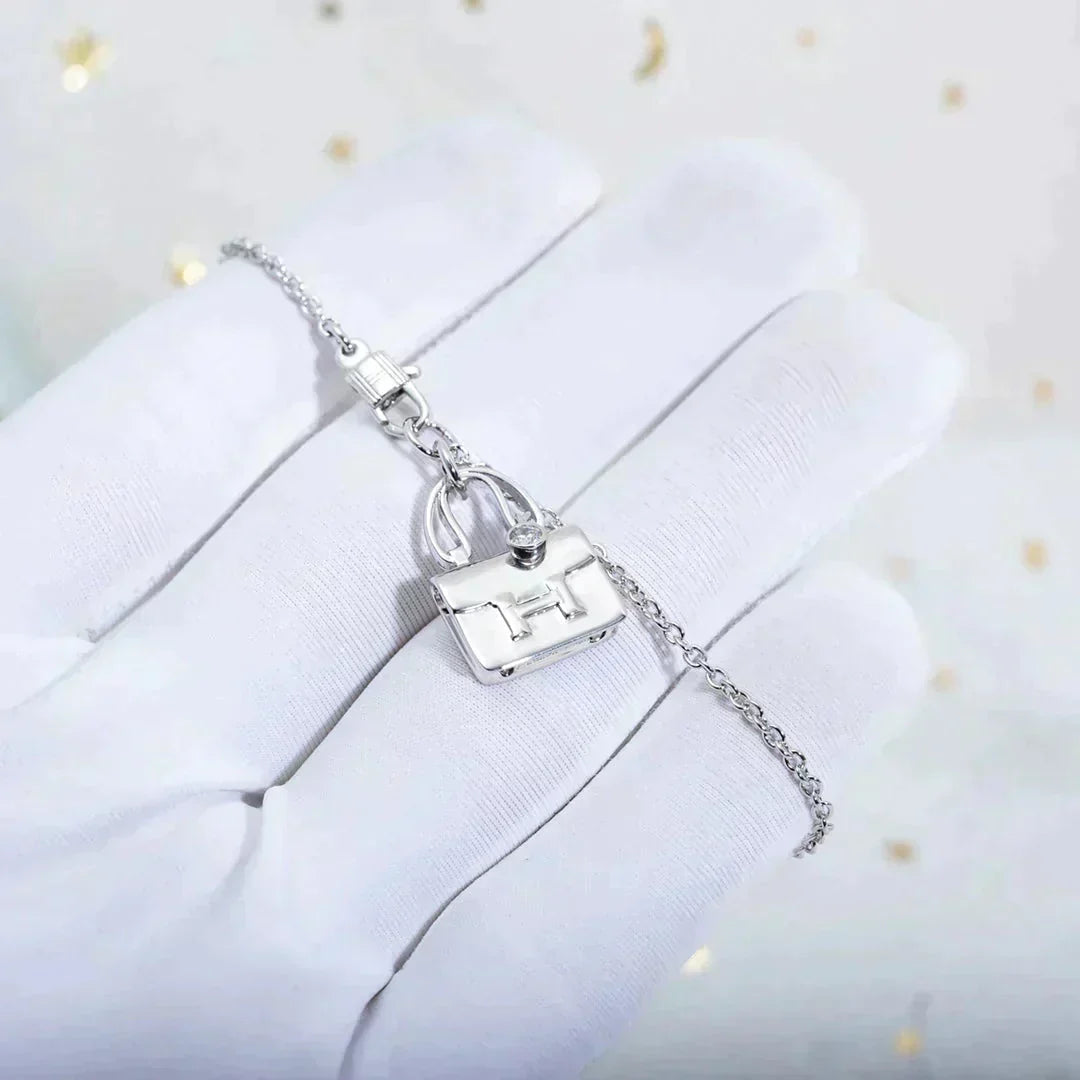 [LUXE JEWELRY]AMULETTE PEDANT SILVER NECKLACE