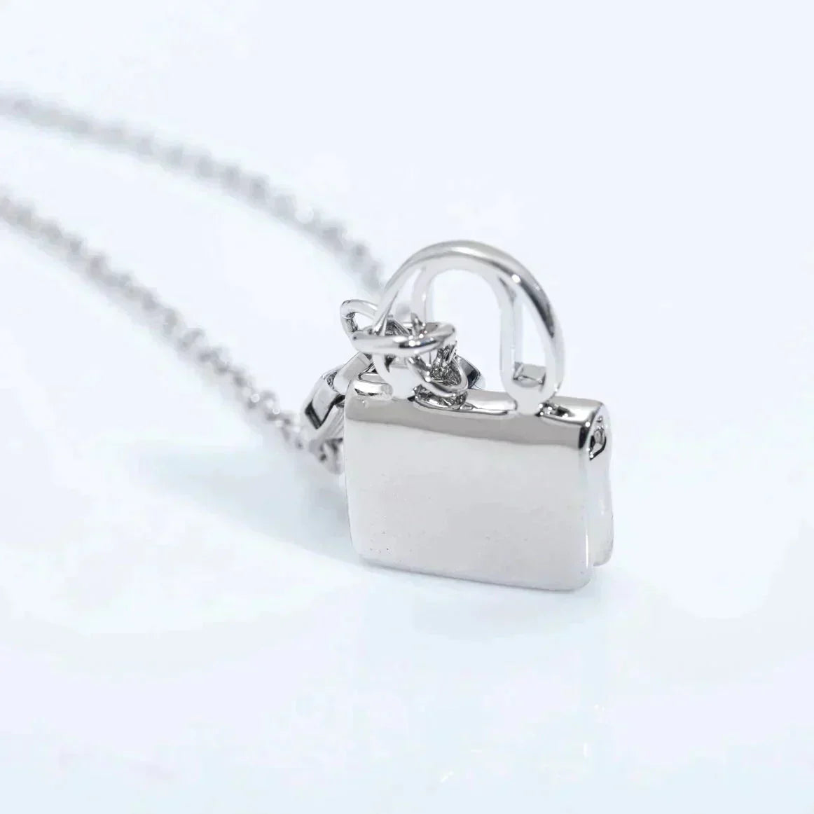 [LUXE JEWELRY]AMULETTE PEDANT SILVER NECKLACE