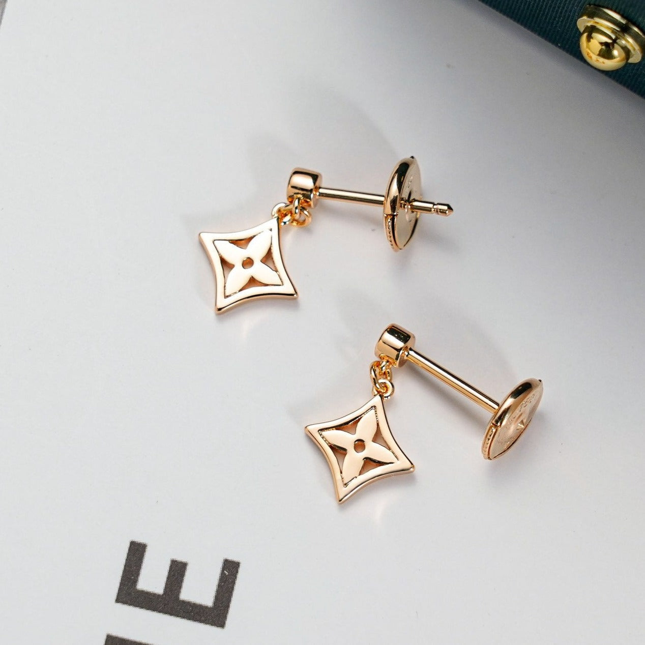 [LUXE JEWELRY]STAR EARRINGS GOLD