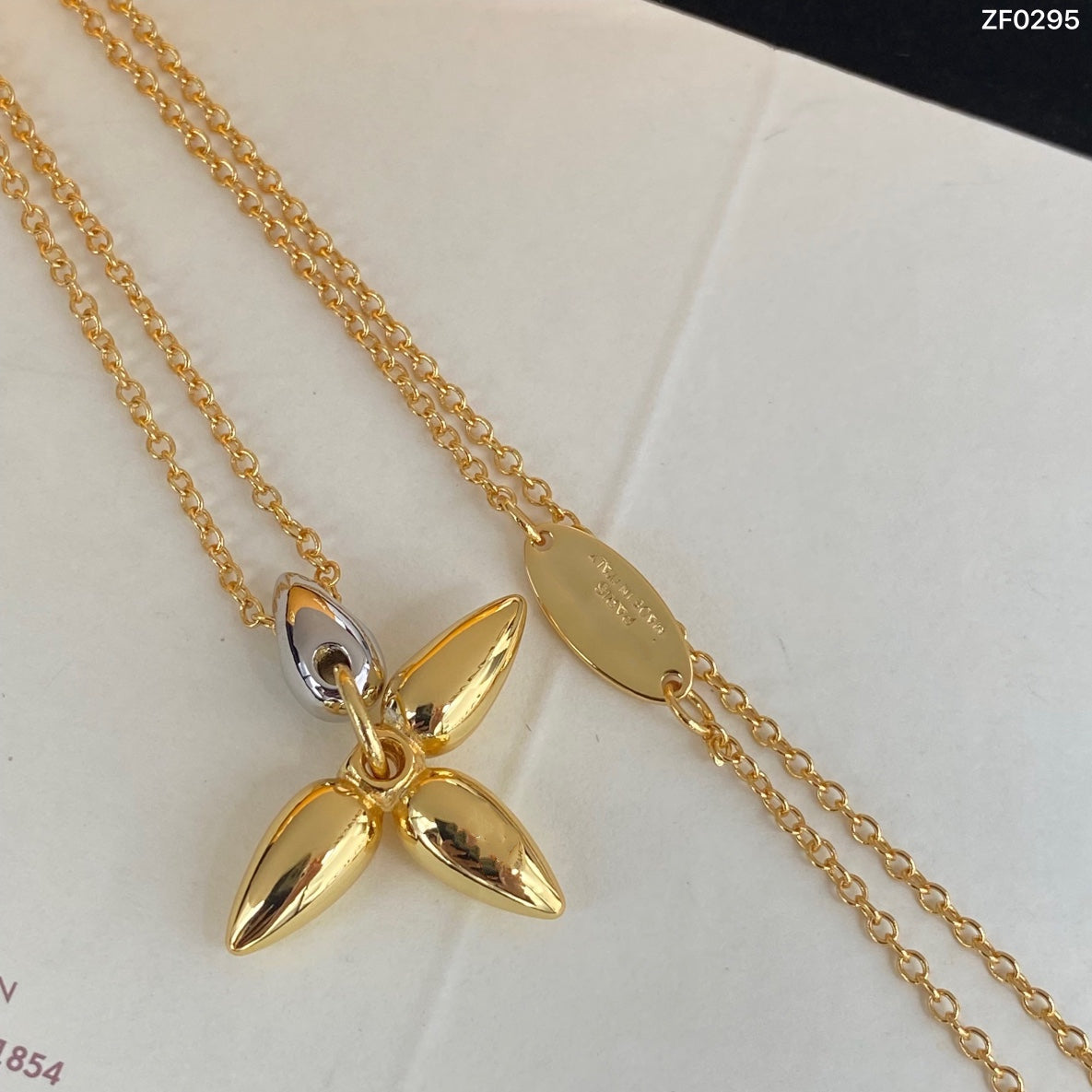 [LUXE JEWELRY]LOUISETTE PEDANT GOLD NECKLACE