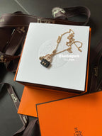 [LUXE JEWELRY]CONSTANCE BLACK PEDANT PINK GOLD NECKLACE