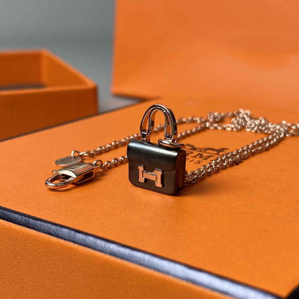 [LUXE JEWELRY]CONSTANCE BLACK PEDANT PINK GOLD NECKLACE