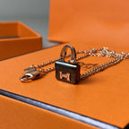 [LUXE JEWELRY]CONSTANCE BLACK PEDANT PINK GOLD NECKLACE