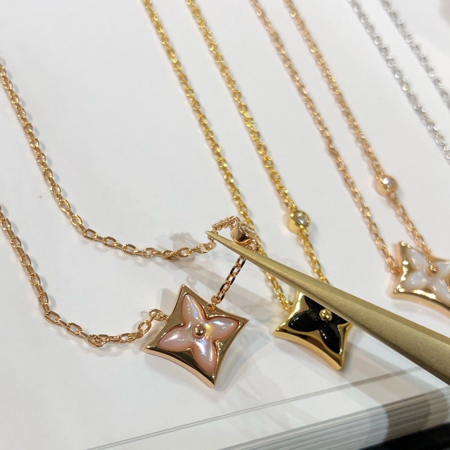 [LUXE JEWELRY]STAR BLACK MOP NECKLACE