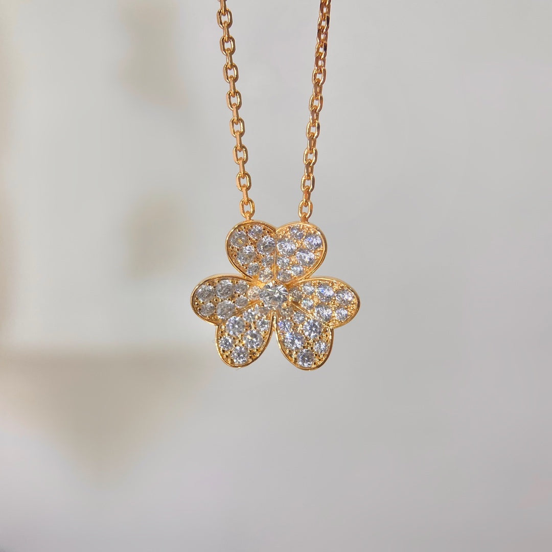 [LUXE JEWELRY]FLOWER DIAMOND NECKLACE
