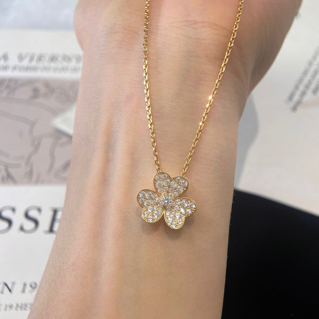 [LUXE JEWELRY]FLOWER DIAMOND NECKLACE