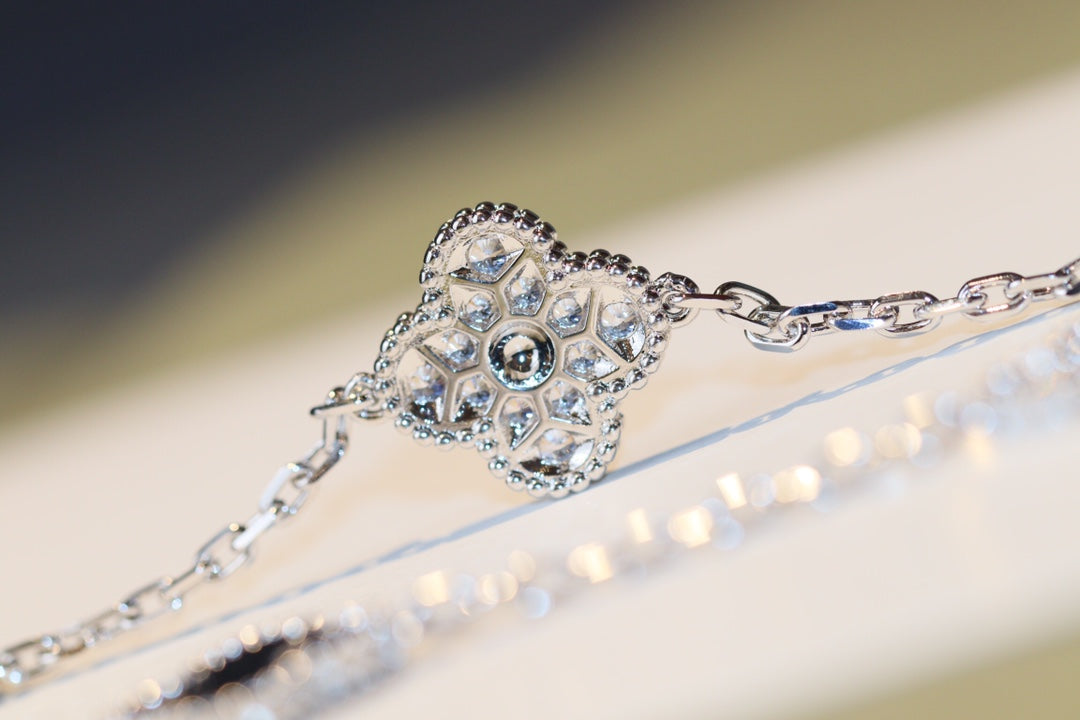 [LUXE JEWELRY]CLOVER 20 MOTIFS ONYX DIAMOND SILVER