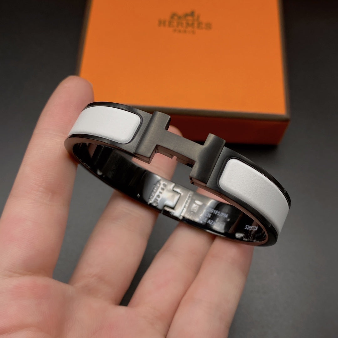 [LUXE JEWELRY]H BRACELET 12MM BLACK WHITE CERAMIC