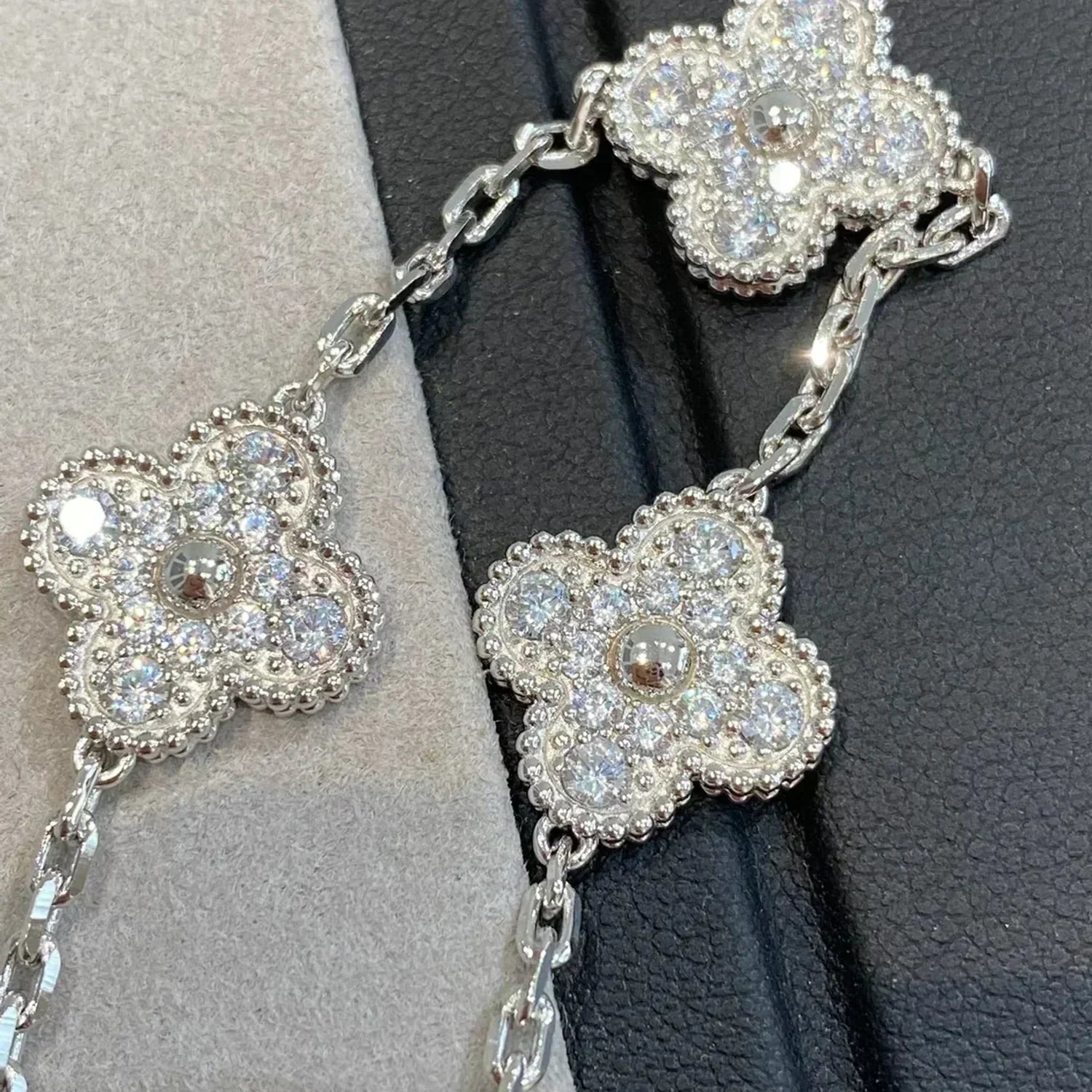[LUXE JEWELRY] CLOVER 5 MOTIF FULL DIAMOND BRACELET COLLECTION