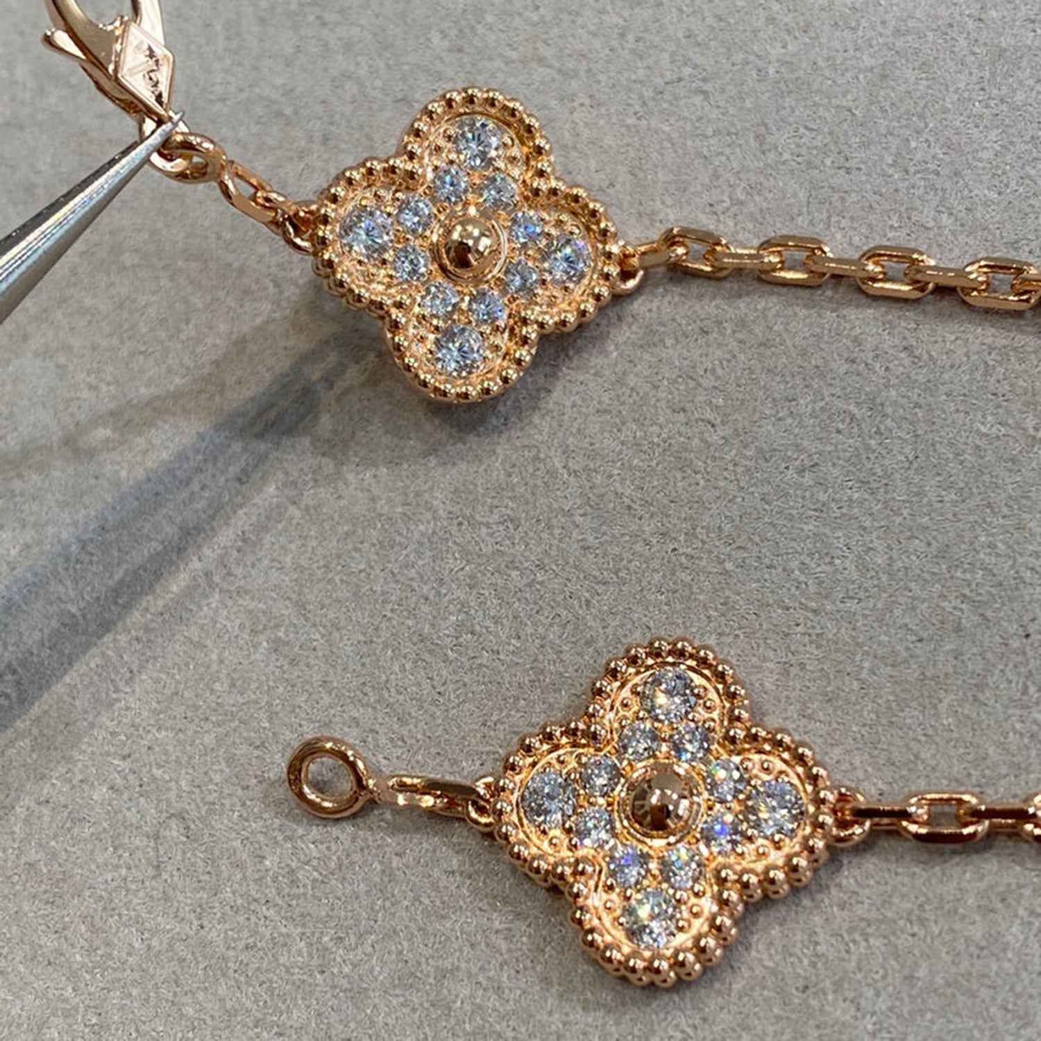 [LUXE JEWELRY] CLOVER 5 MOTIF FULL DIAMOND BRACELET COLLECTION