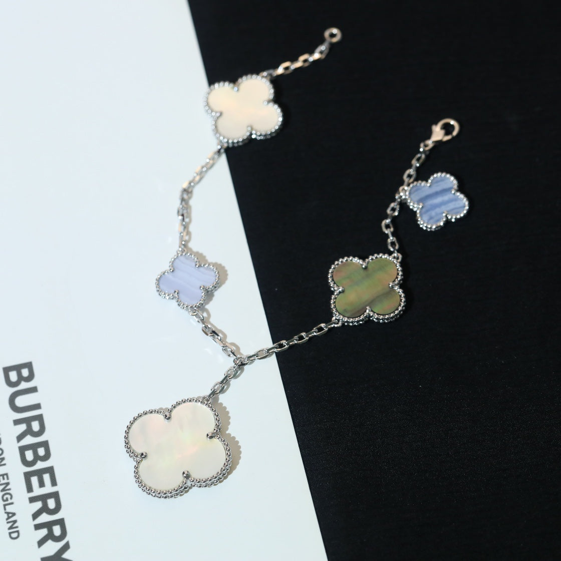 [LUXE JEWELRY]CLOVER BRACELET 5 MOTIFS MOP CHALCEDONY SILVER