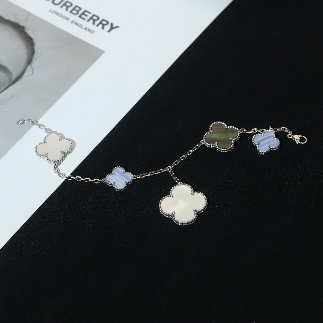 [LUXE JEWELRY]CLOVER BRACELET 5 MOTIFS MOP CHALCEDONY SILVER