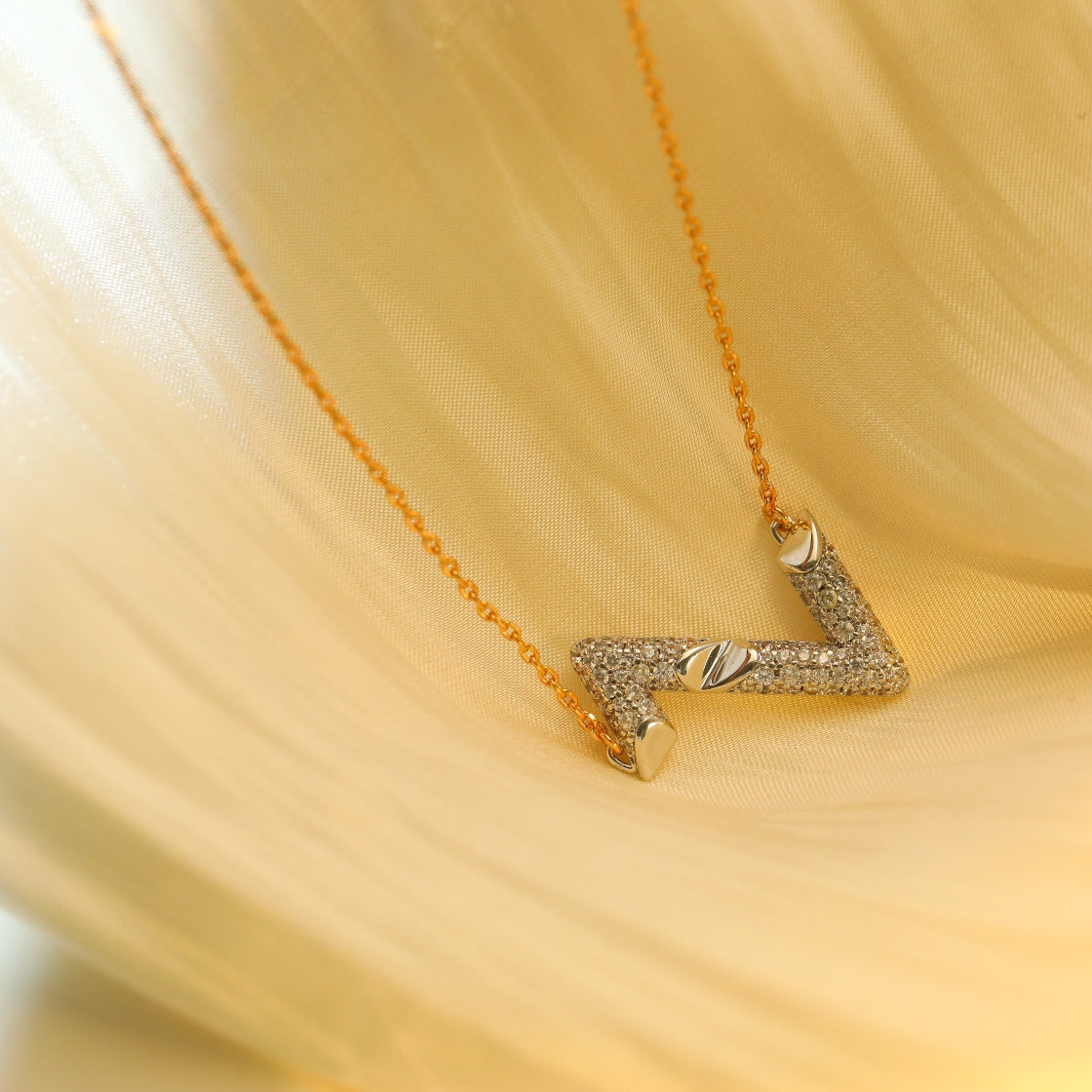 [LUXE JEWELRY]VOLT SILVER DIAMOND PEDANT NECKLACE