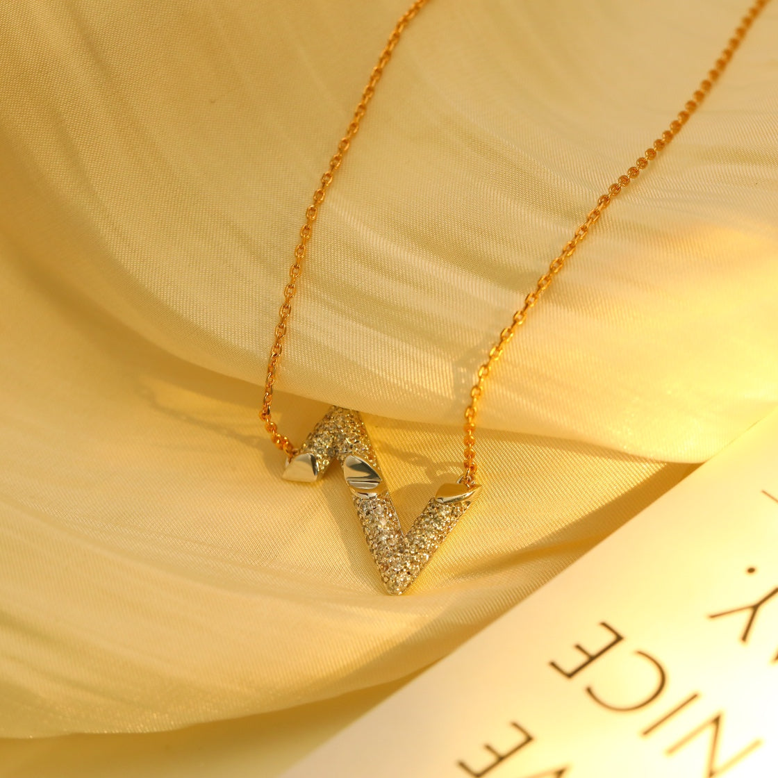 [LUXE JEWELRY]VOLT SILVER DIAMOND PEDANT NECKLACE