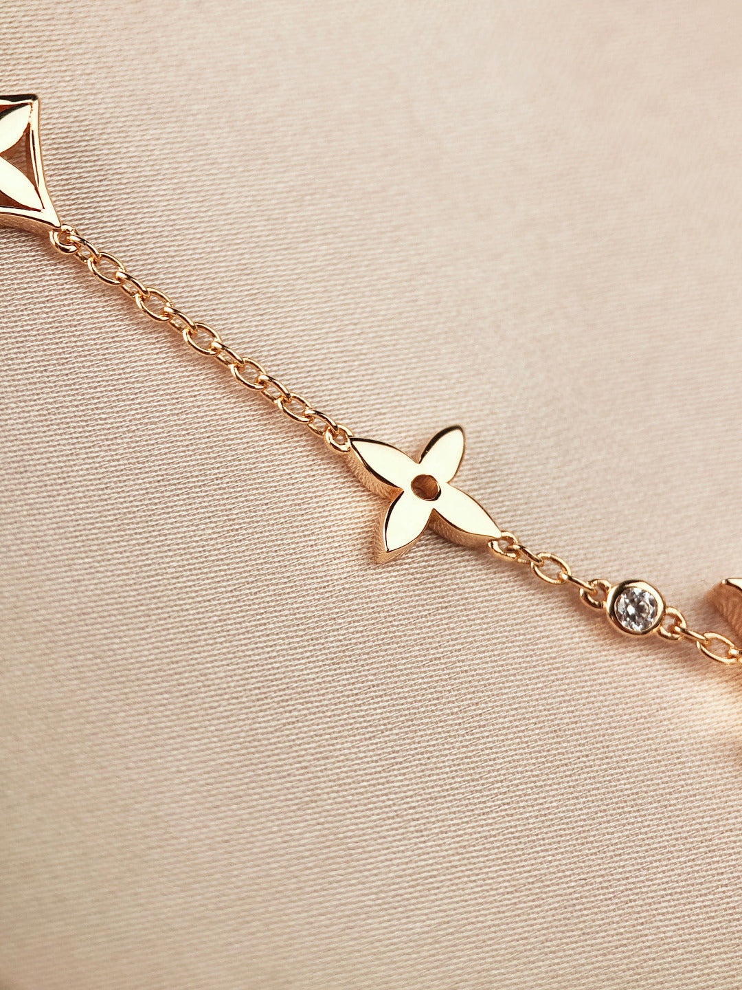 [LUXE JEWELRY]STAR AND SUN 7 MOTIFS GOLD BRACELET