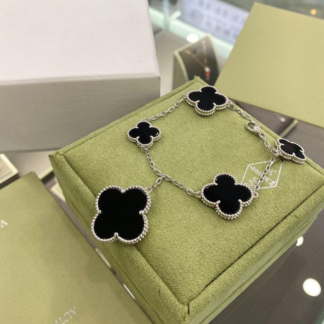 [LUXE JEWELRY]CLOVER 5 MOTIFS SIVLER ONYX BRACELET