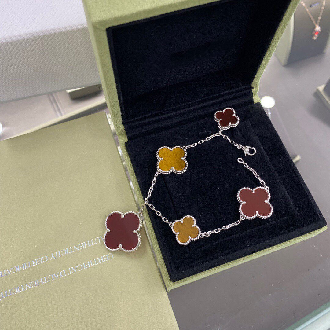 [LUXE JEWELRY]CLOVER 5 MOTIFS SIVLER CARNELIAN TIGER EYE BRACELET