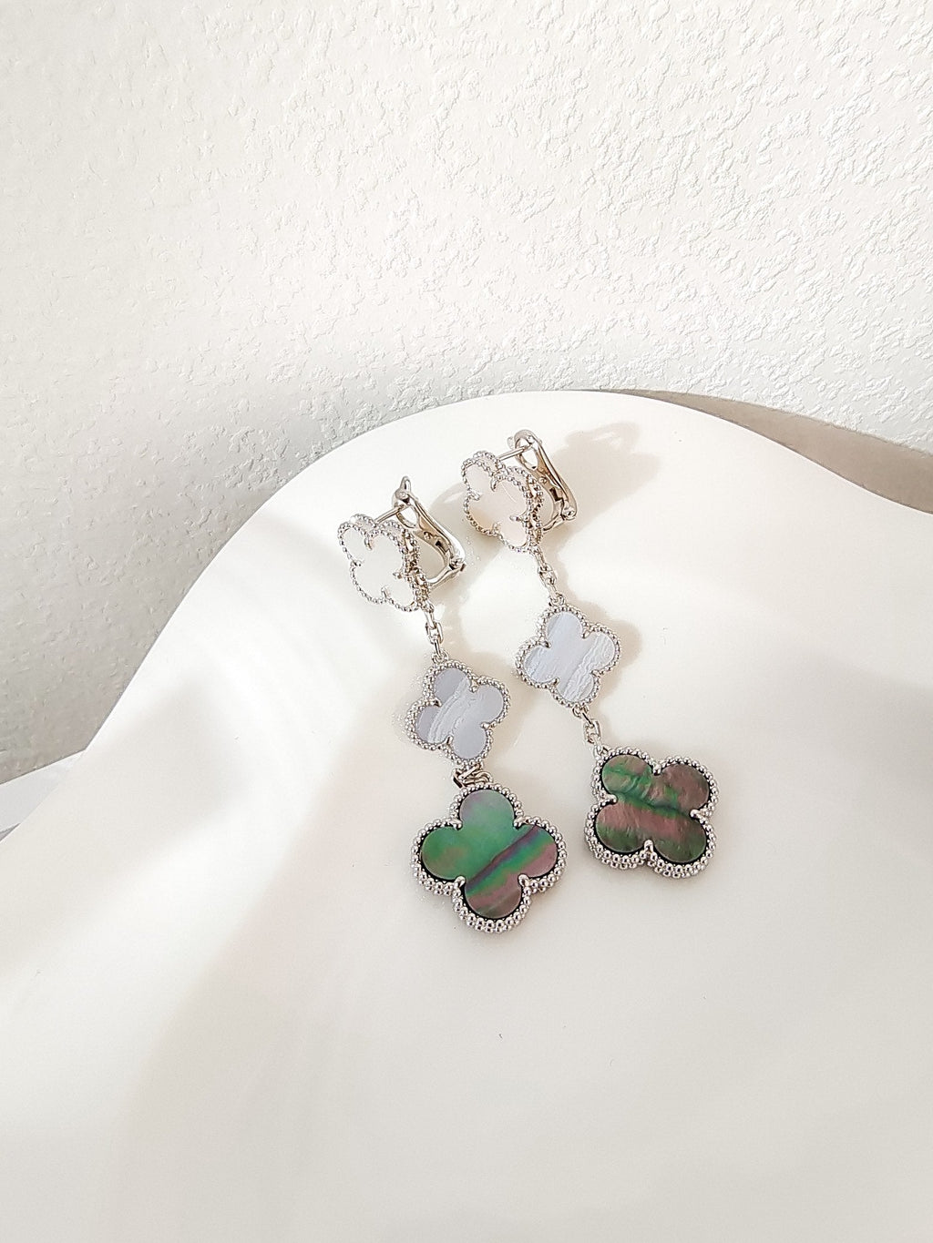 [LUXE JEWELRY]CLOVER 3 MOTIFS CHALCEDONY DARK MOP SILVER EARRINGS