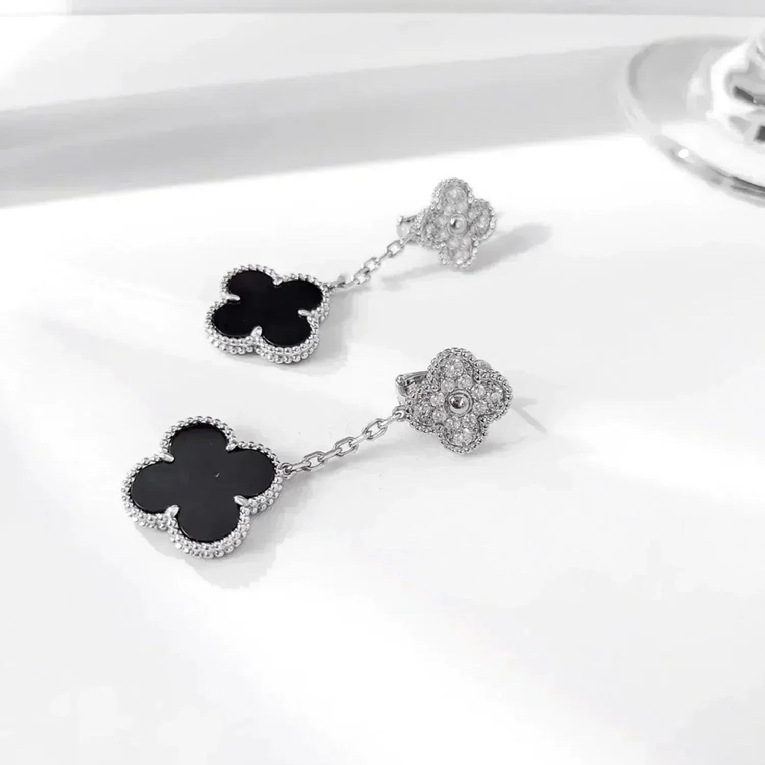 [LUXE JEWELRY]CLOVER 2 MOTIFS  DIAMOND ONYX EARRINGS SILVER