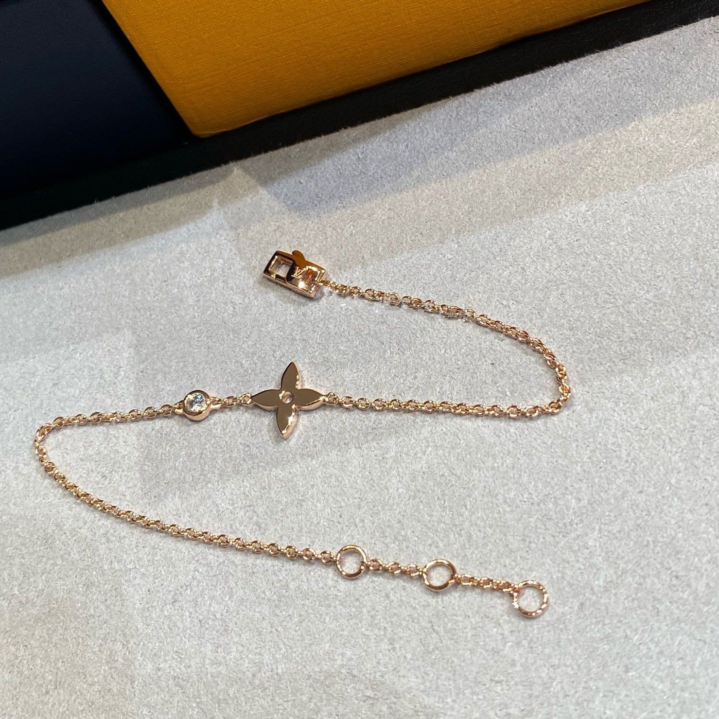 [LUXE JEWELRY]STAR DIAMOND PINK GOLD BRACELET