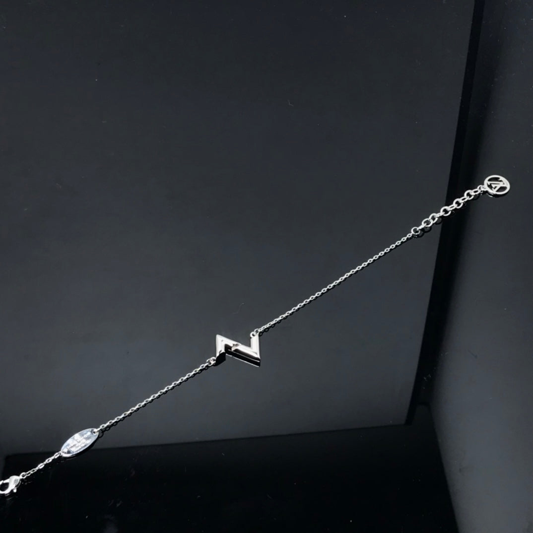 [LUXE JEWELRY]VOLT LV LOGO BRACELET