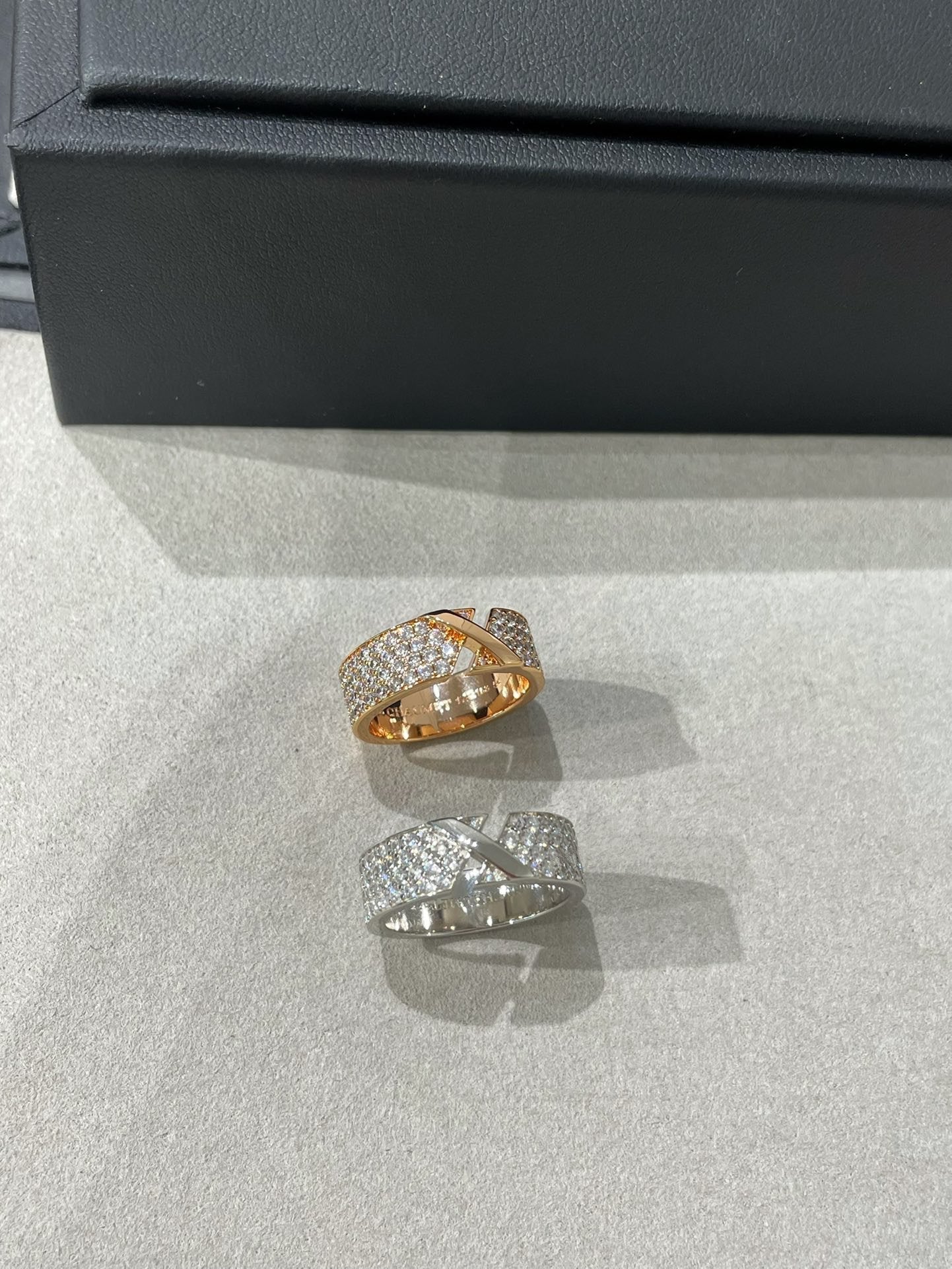 [LUXE JEWELRY]LIENS EVIDENCE  DIAMOND PAVED RING