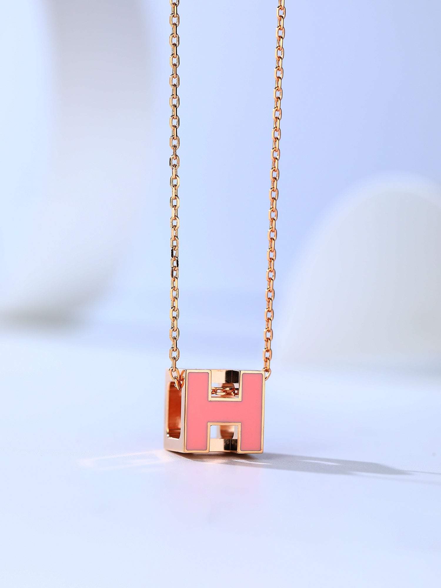 [LUXE JEWELRY]H CAGE PINK GOLD NECKLACE