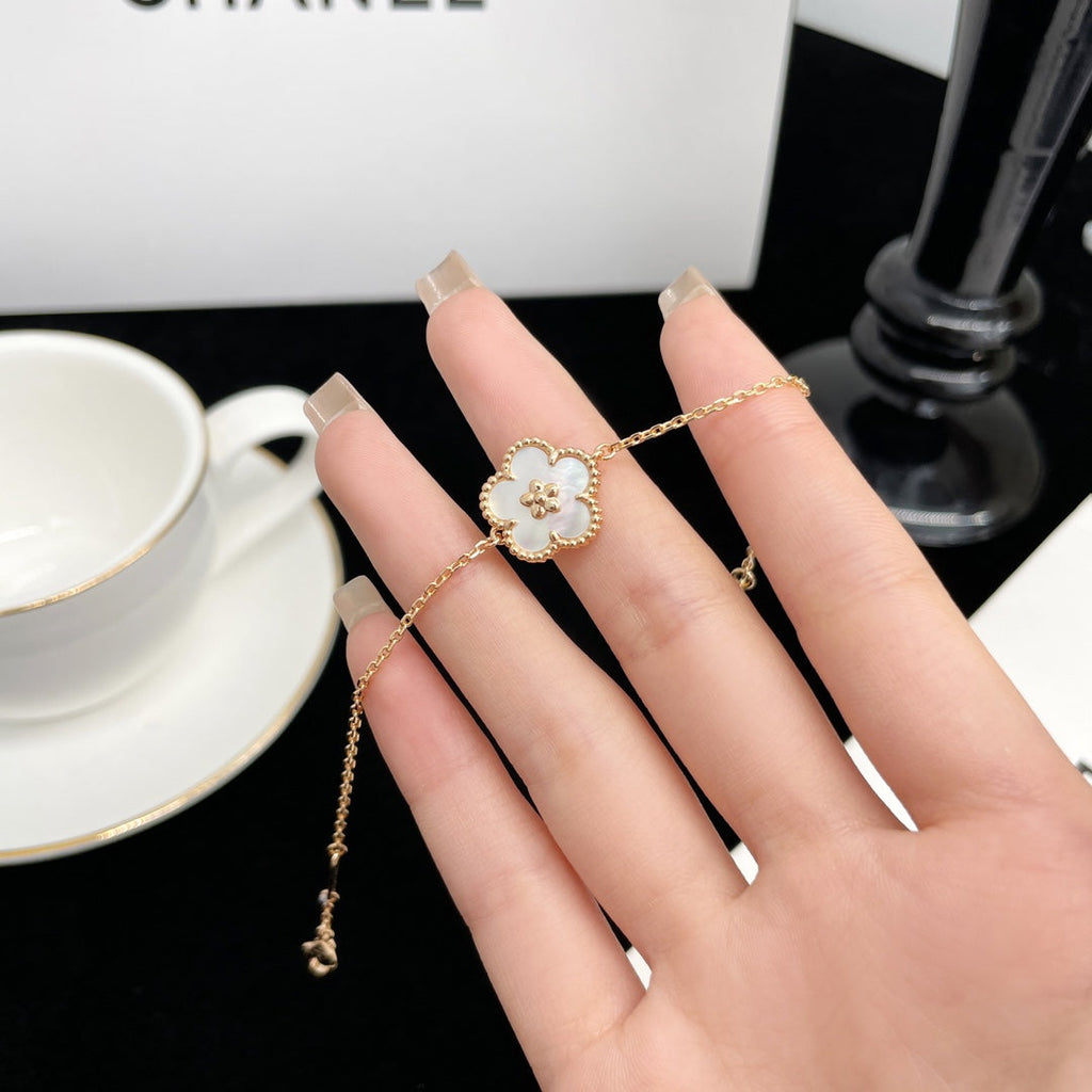 [LUXE JEWELRY]LUCKY SPRING ROSE GOLD MOP BRACELET