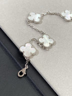 [LUXE JEWELRY]CLOVER WHITE PEARL MOP 5 MOTIF BRACELET COLLECTION