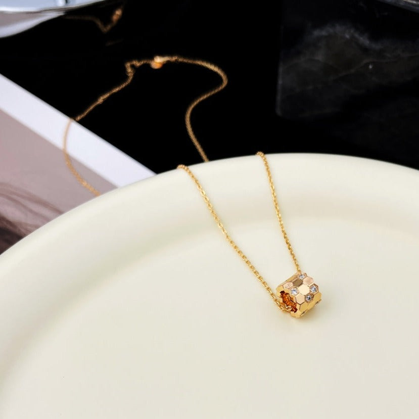 [LUXE JEWELRY]BEE MINI PEDANT DIAMOND NECKLACE