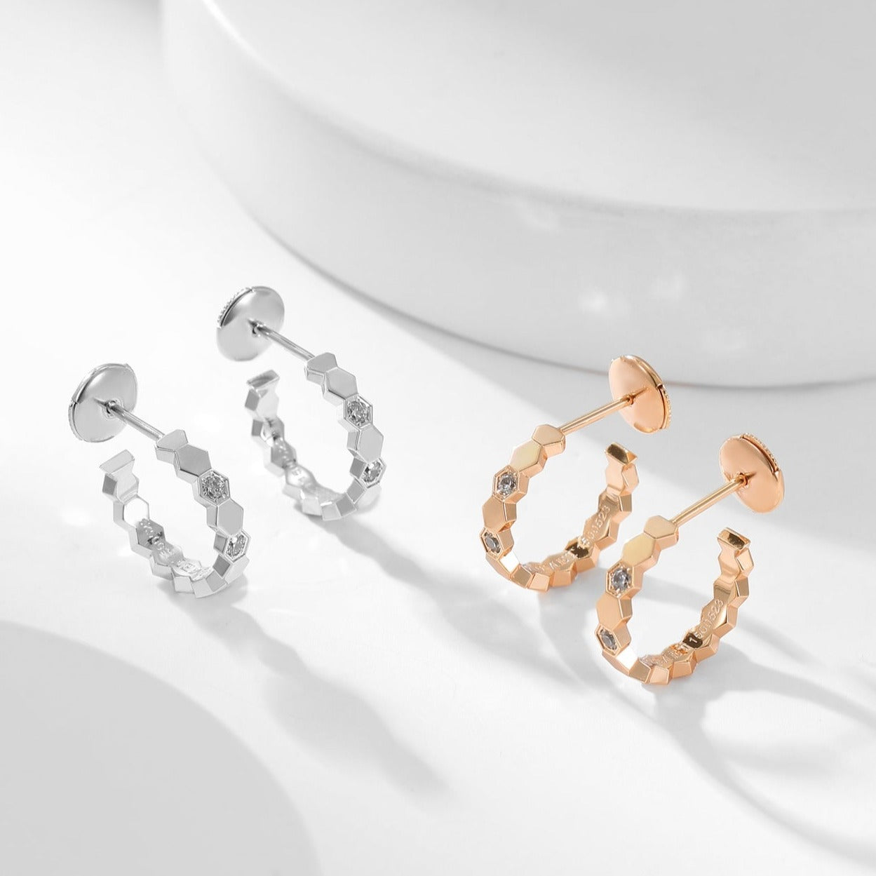 [LUXE JEWELRY]BEE LOVE DIAMOND HOOP EARRINGS