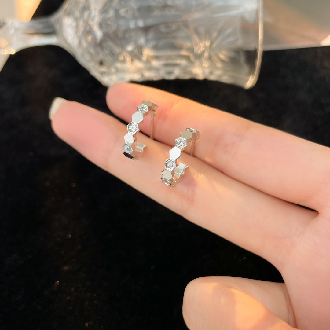 [LUXE JEWELRY]BEE LOVE DIAMOND HOOP EARRINGS